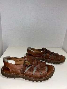 Born Moreen Brown Leather Fisherman Style Sandal Side Buckle